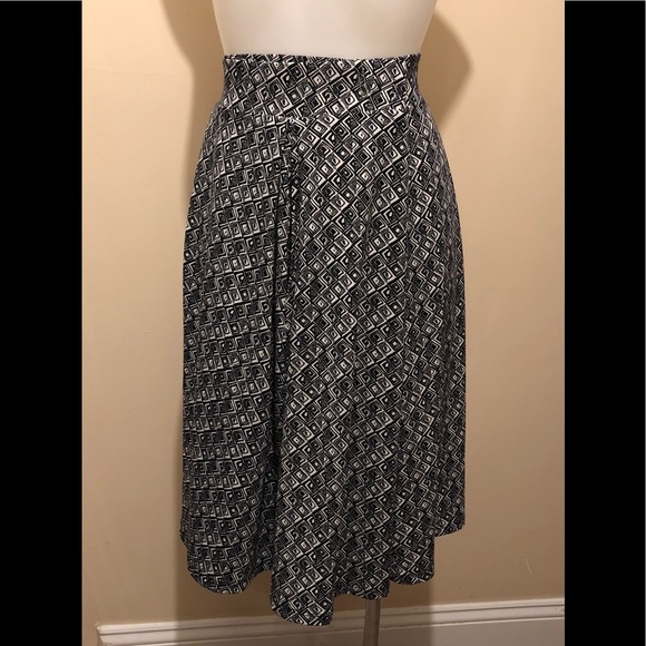 LuLaRoe Madison Skirt Size 3XL - Picture 2 of 16